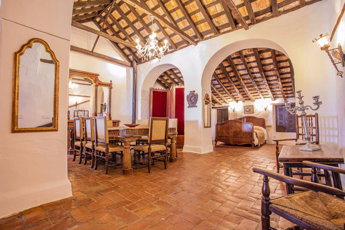 Hero Connecting Coast & Country