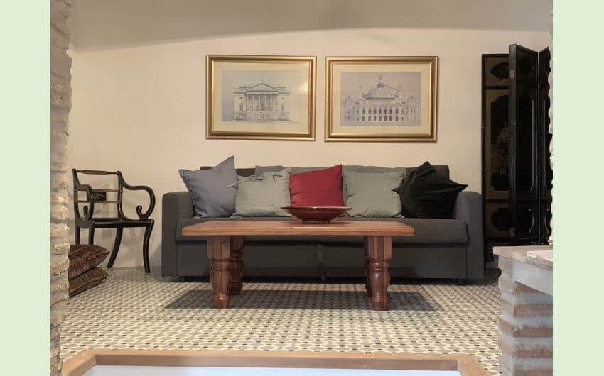 6 bed 3 bath 295K Jimena