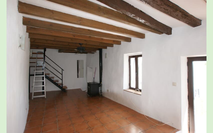 quirky cute 2 bed Jimena DLF