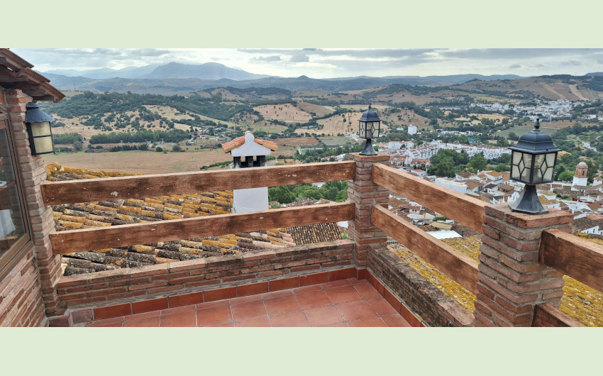 3 storey town house Jimena DLF 2 bed plus best views