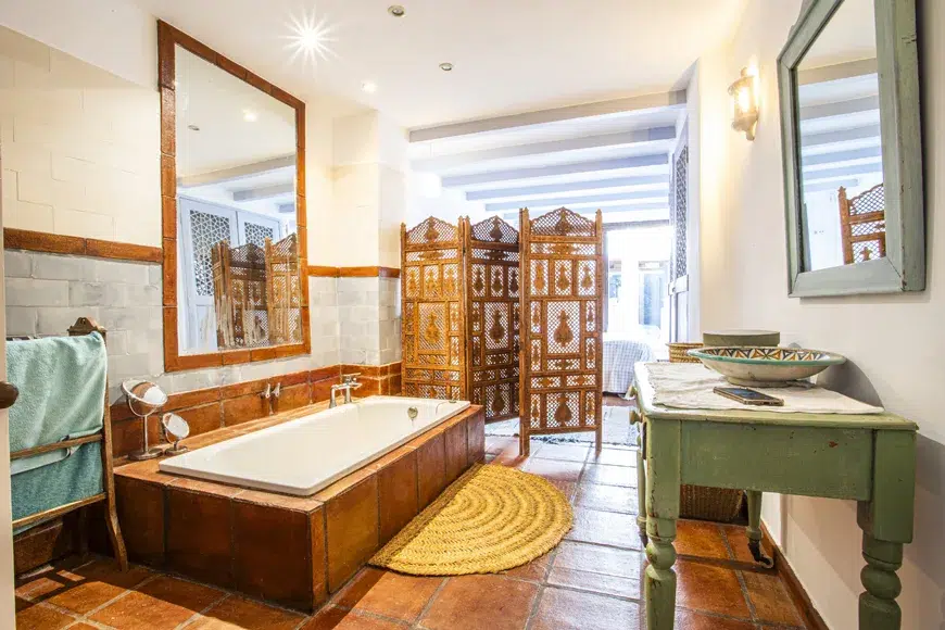 stylish 2 bed 2 bath Jimena