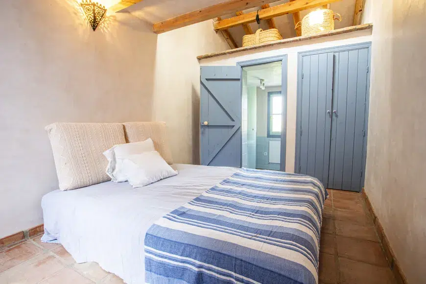stylish 2 bed 2 bath Jimena