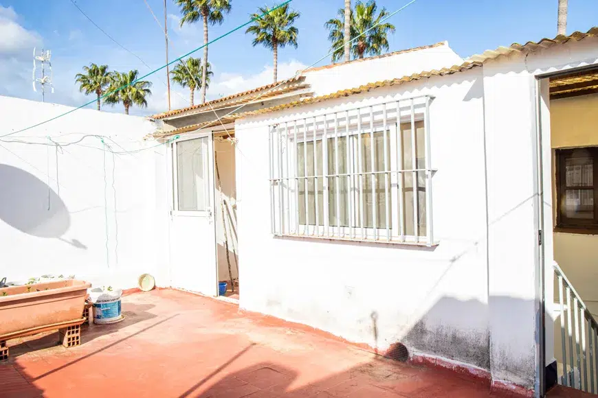 SP98k 4 bed 1 bath