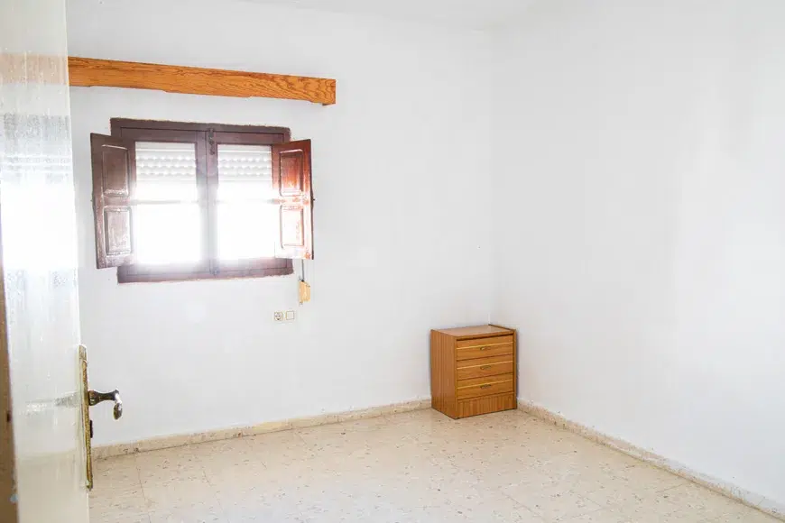 SP98k 4 bed 1 bath