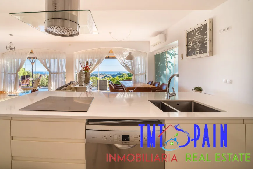 6 bed 6 bath Estepona