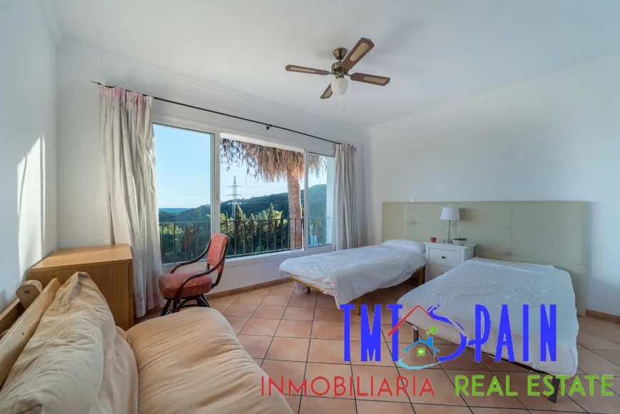 6 bed 6 bath Estepona