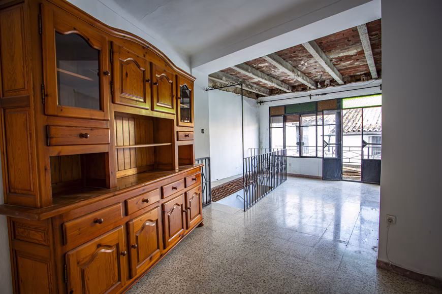 3 bed 1 bath CSC142