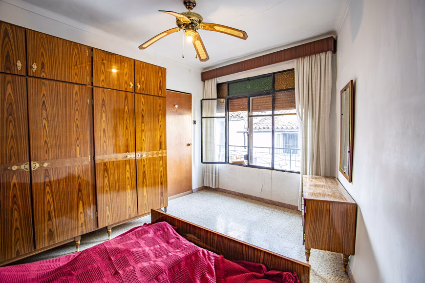 3 bed 1 bath CSC142