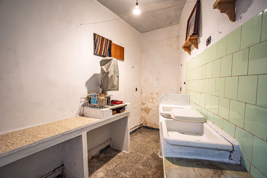 3 bed 1 bath CSC142
