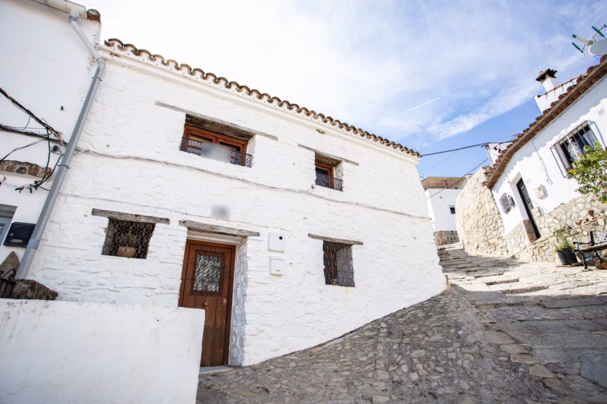 Jimena 3 bed 3 bath 240,000€