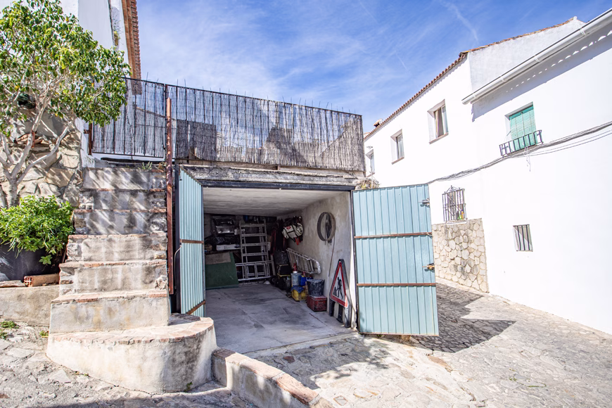 Jimena 3 bed 3 bath 240,000€