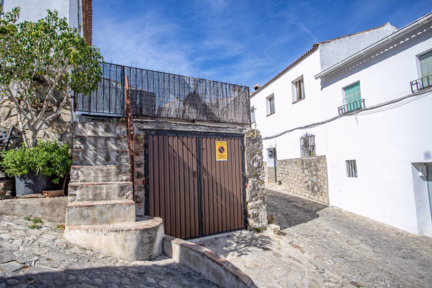 Jimena 3 bed 3 bath 240,000€