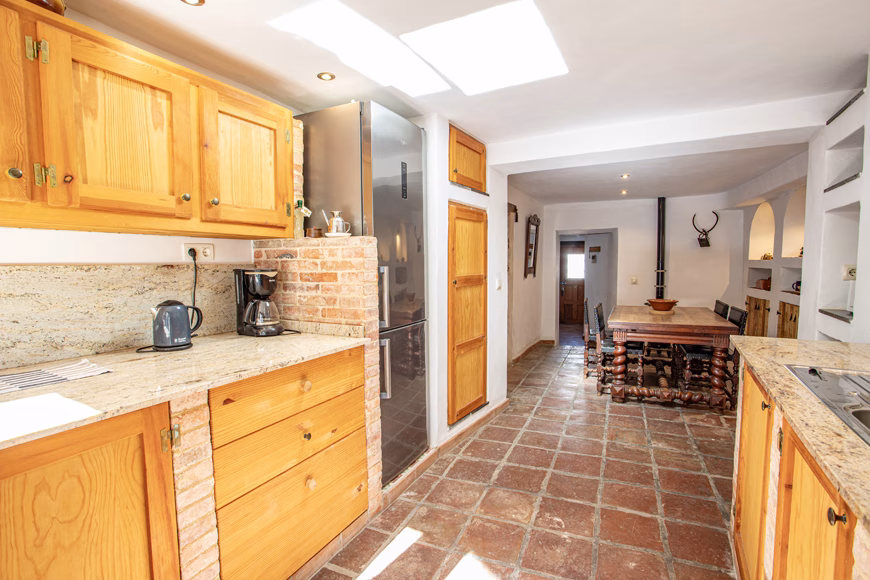 Jimena 3 bed 3 bath 240,000€