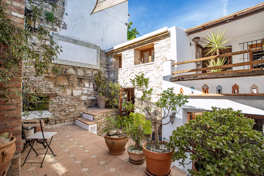 Jimena 3 bed 3 bath 240,000€