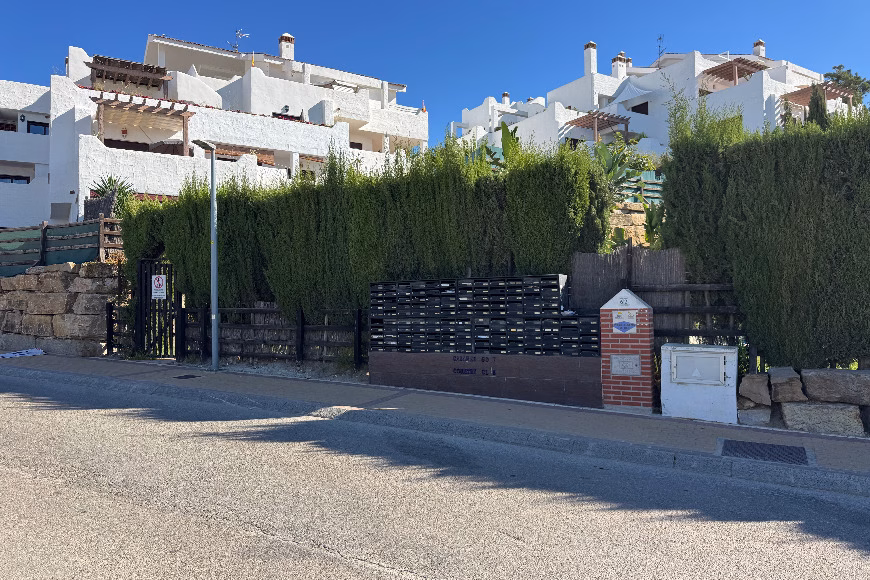 CBH350375 2 bed 2 bath Casares beach