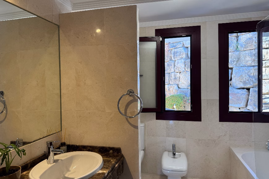 CBH350375 2 bed 2 bath Casares beach