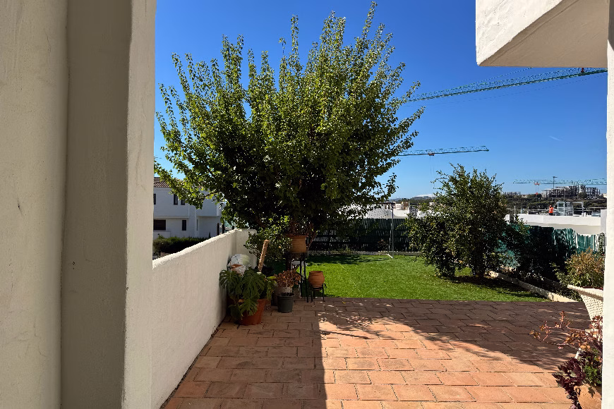 CBH350375 2 bed 2 bath Casares beach