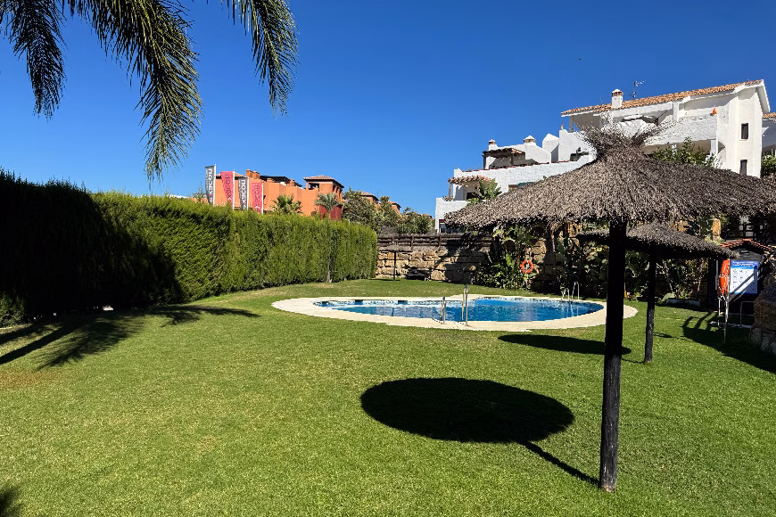 CBH350375 2 bed 2 bath Casares beach