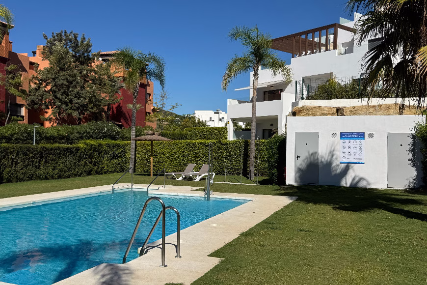 CBH350375 2 bed 2 bath Casares beach